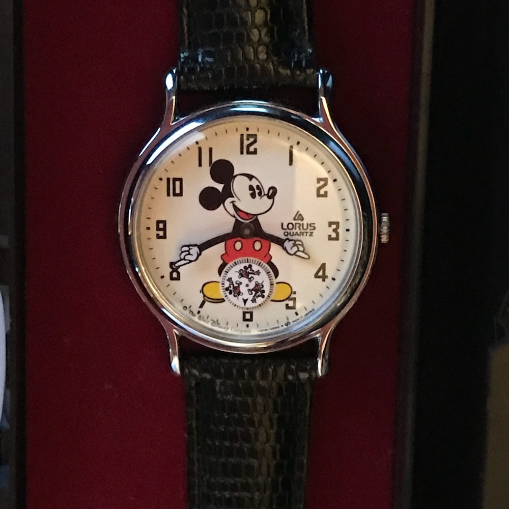 Vintage New Men’s Disney Lorus Mickey Mouse watch